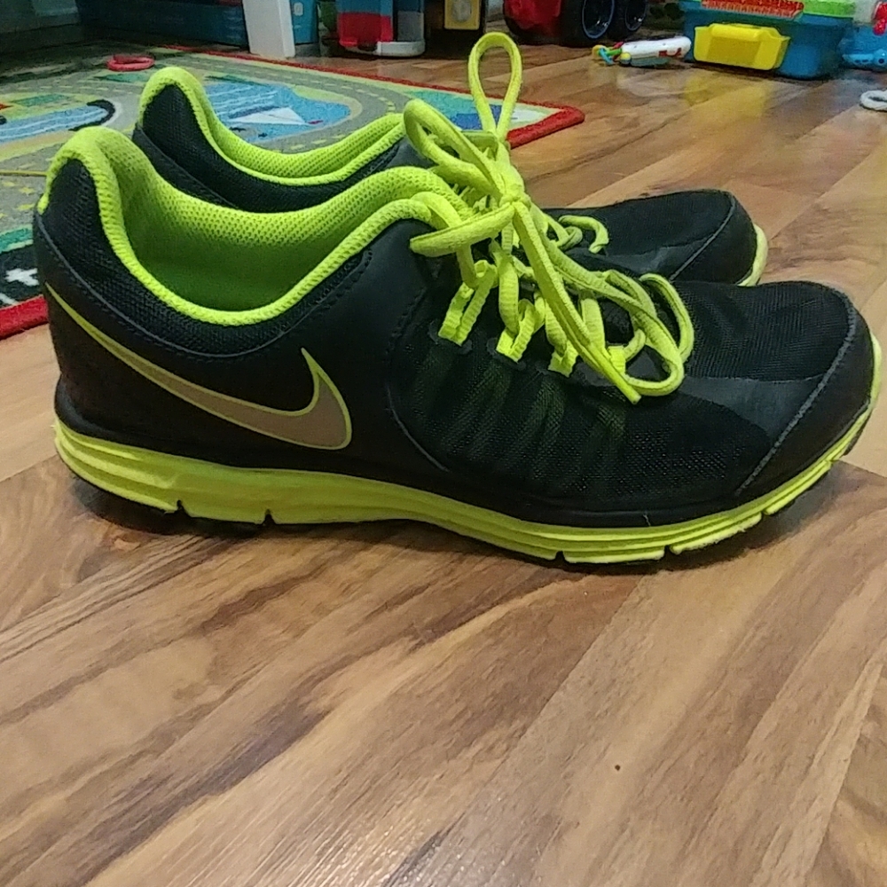 Mens size 8.5 nike LunarForever3